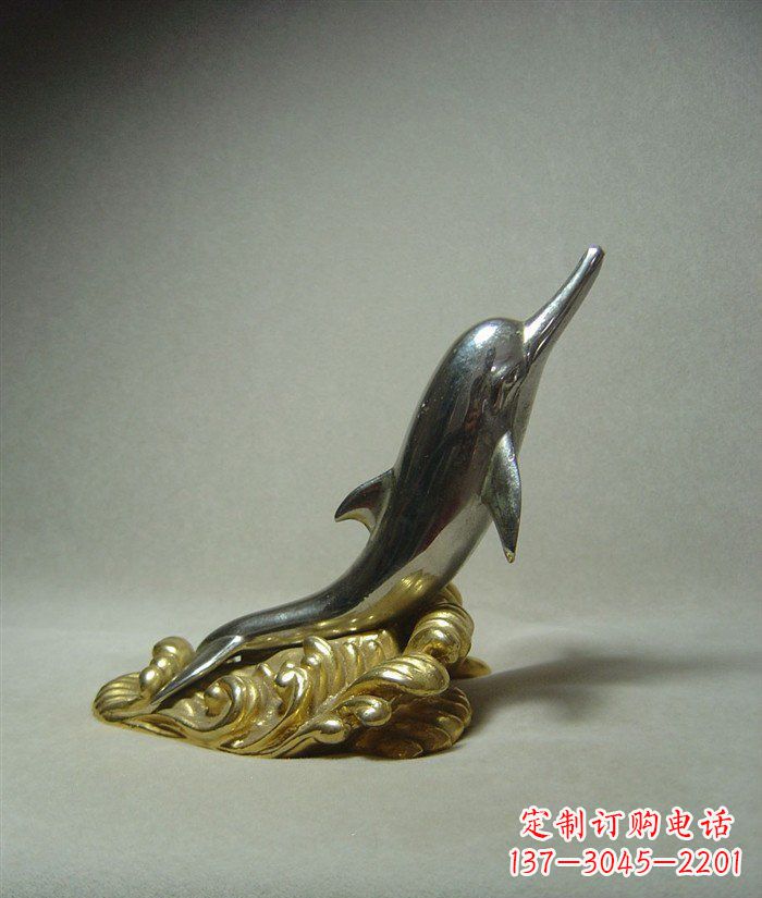 周口海豚雕塑艺术的海洋之美