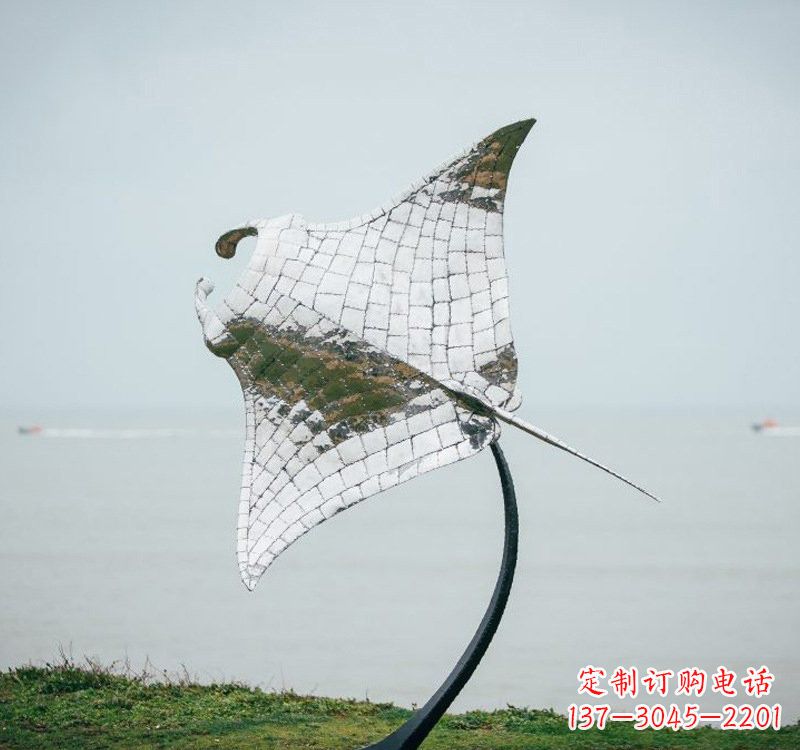 周口不锈钢海洋动物蝠鲼雕塑艺术与环保的完美结合