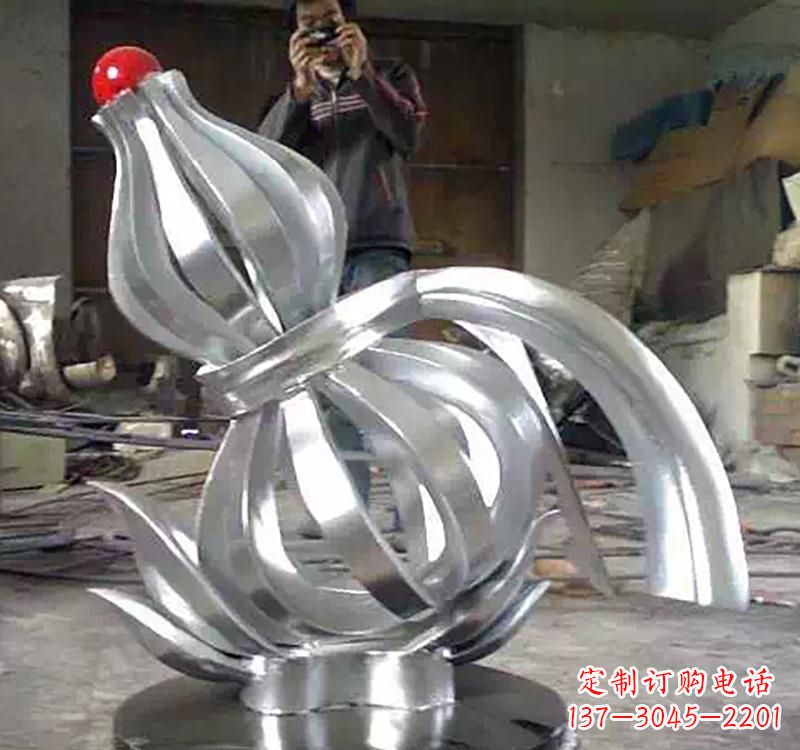 周口不锈钢葫芦雕塑精美而传统