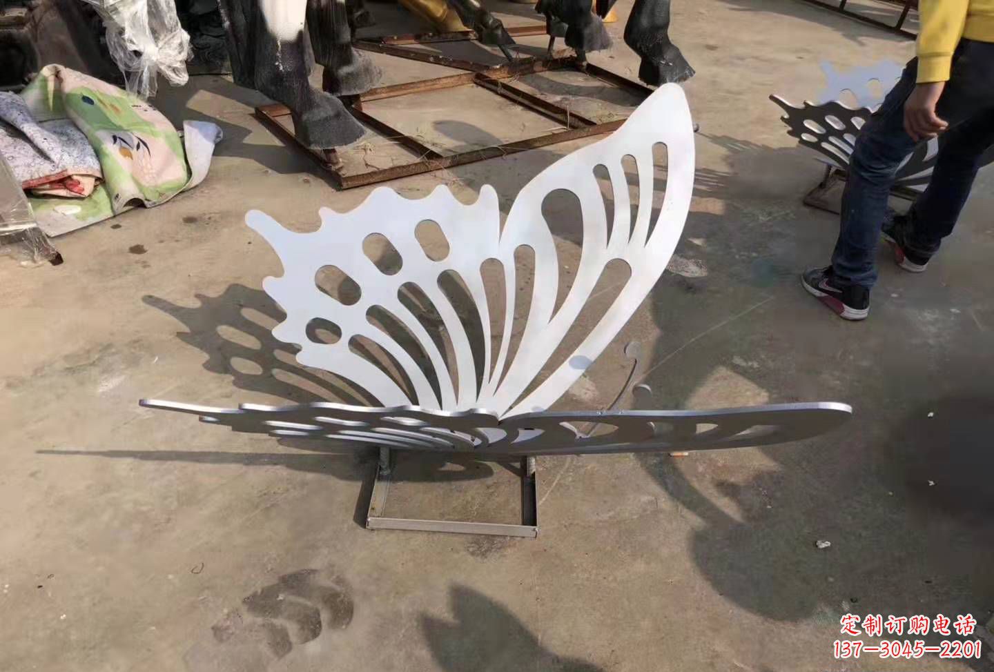 周口不锈钢蝴蝶雕塑装点园林公园的精美艺术品