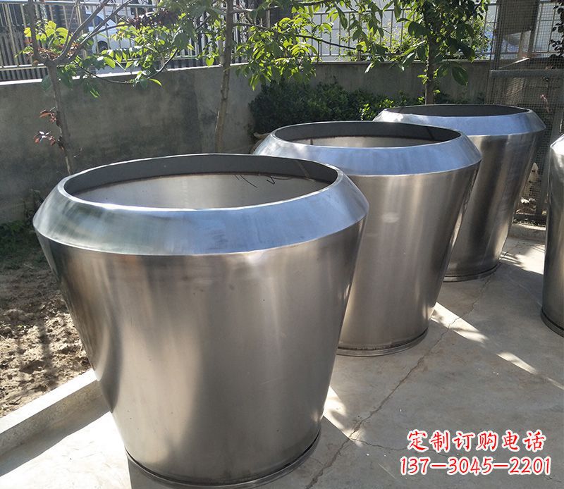 周口不锈钢花盆雕塑给你的家园增添一份独特的美