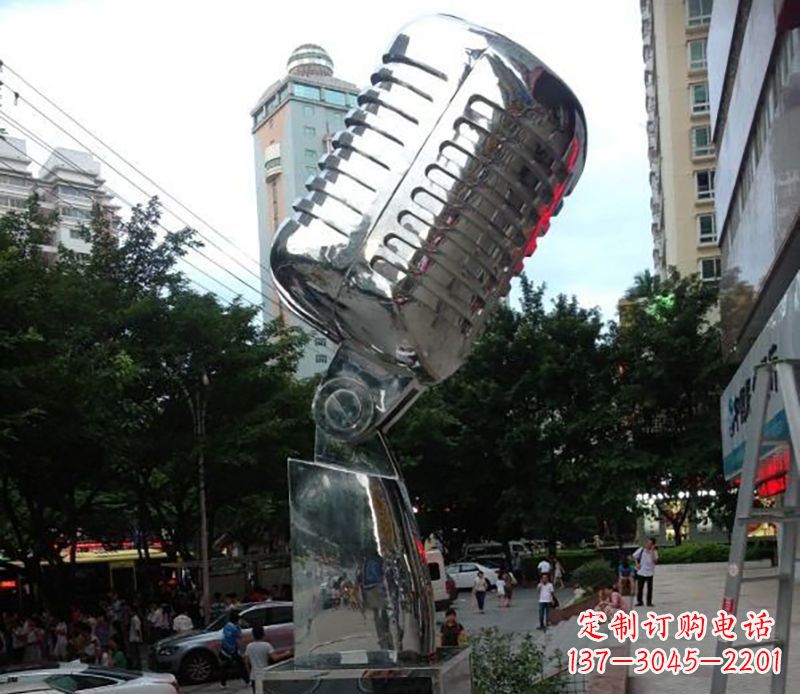 周口不锈钢话筒雕塑象征传统文化和新时代