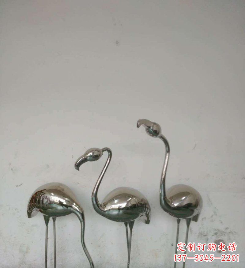 周口不锈钢火烈鸟雕塑把自然之美带入公园