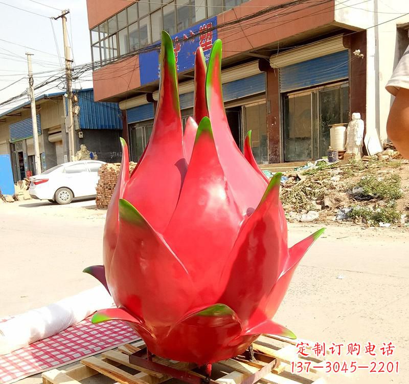 周口精美不锈钢火龙果雕塑