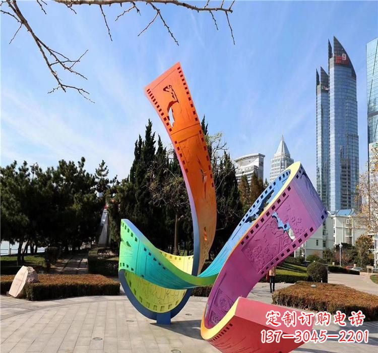 周口波浪状的不锈钢胶卷雕塑