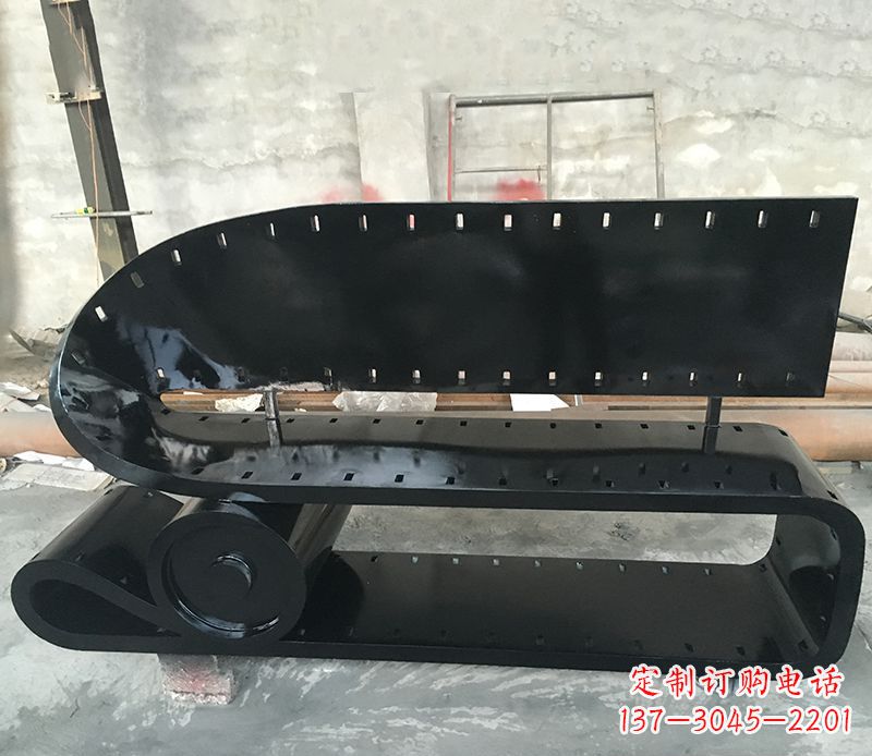 周口精美不锈钢胶卷雕塑