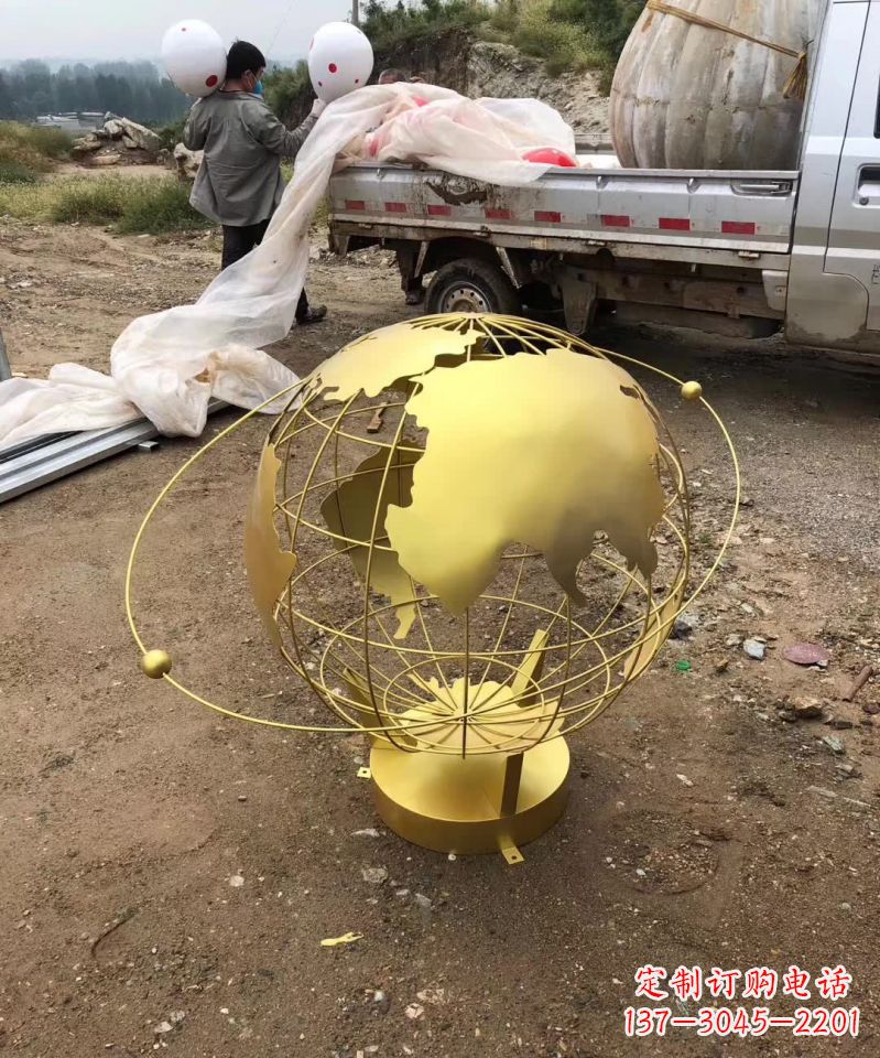 周口不锈钢金属校园地球仪雕塑把环保理念展现在校园