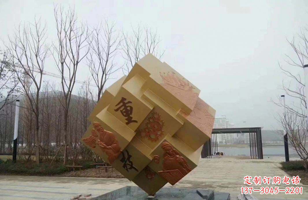 周口不锈钢魔方雕塑给景观增添丰富多彩