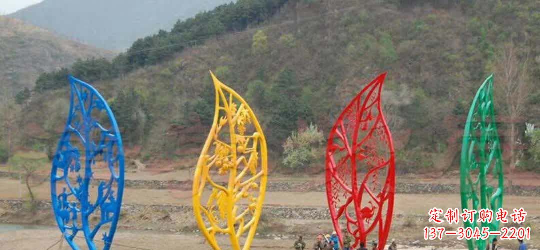 周口不锈钢景区镂空树叶雕塑——美妙的自然之美