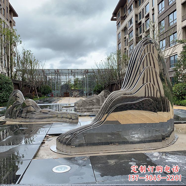 周口不锈钢镜面假山雕塑给城市带来灵动之美