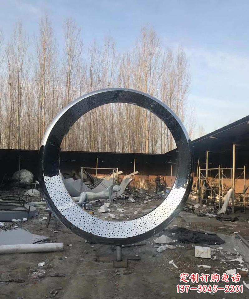 周口不锈钢圆环雕塑抽象美的体现