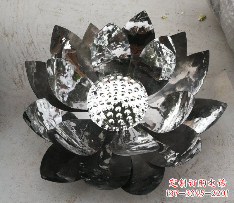 周口不锈钢镜面的荷花雕塑——彰显美丽与恬静