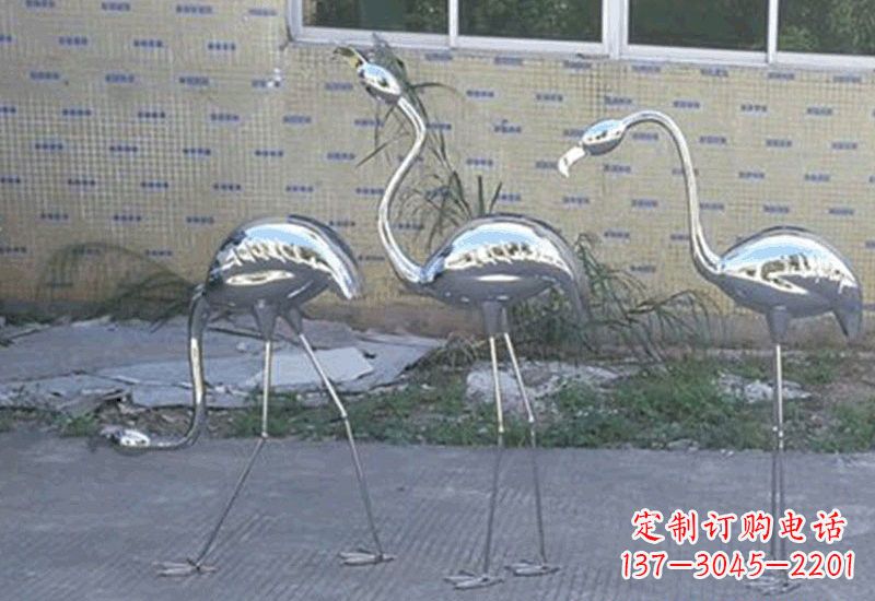 周口不锈钢火烈鸟雕塑给人以美好的视觉享受