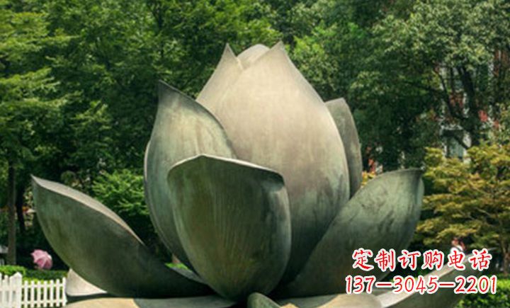 周口不锈钢莲花公园精美的雕塑装点