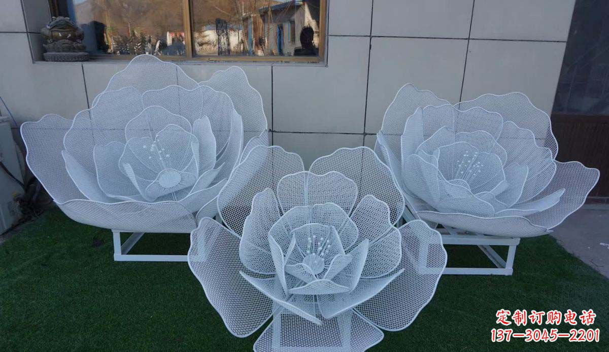 周口不锈钢荷花雕塑一种精美而经久不衰的艺术品