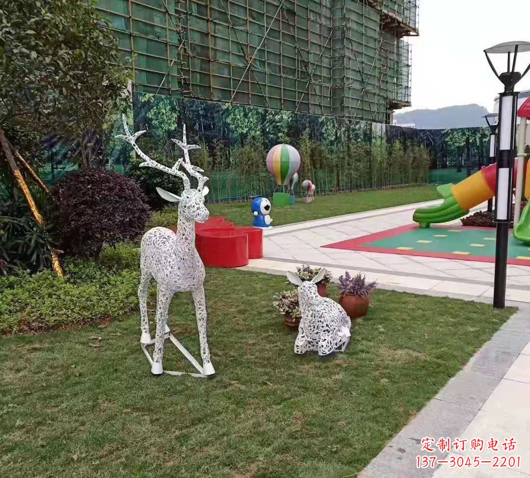 周口不锈钢梅花鹿雕塑点亮公园景观