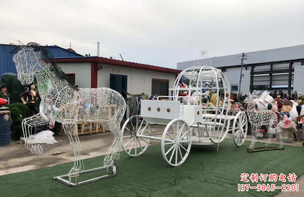 周口不锈钢镂空欧式马车雕塑精美造型点缀空间