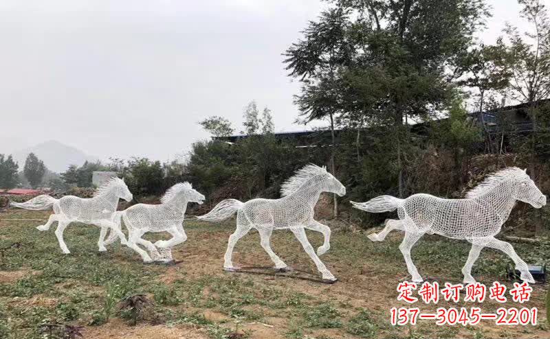 周口不锈钢马雕塑勇往直前