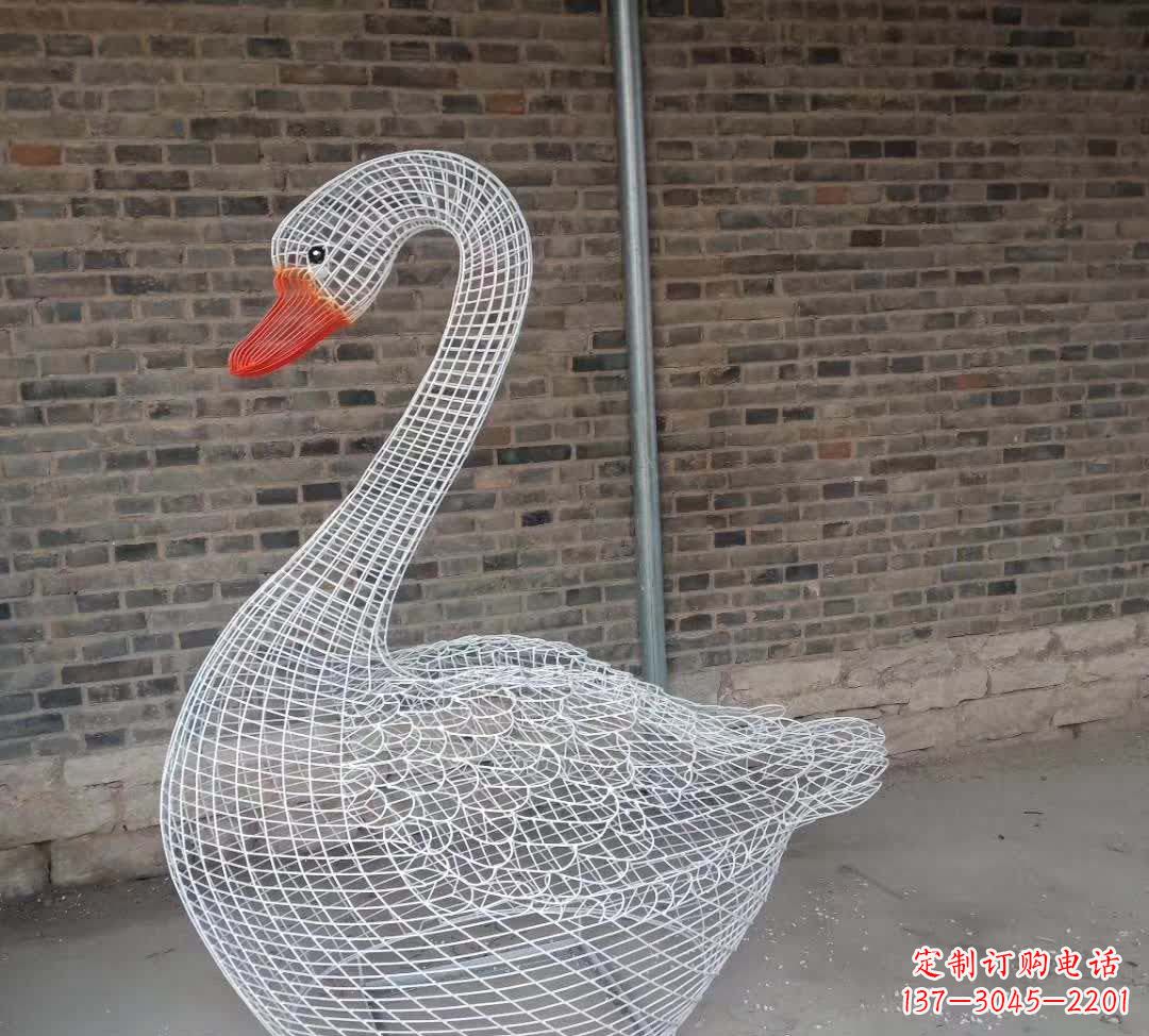周口不锈钢镂空天鹅雕塑精美而优雅
