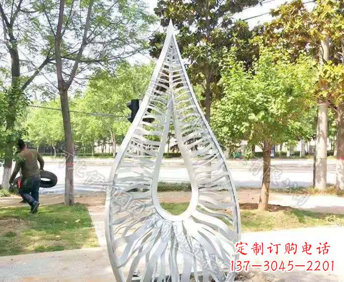 周口精致不锈钢水滴雕塑