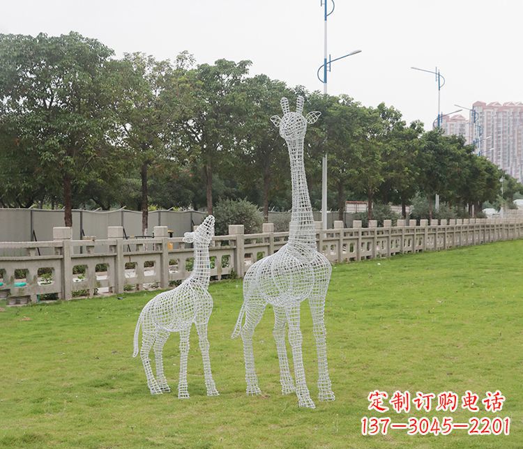 周口精美的不锈钢长颈鹿雕塑