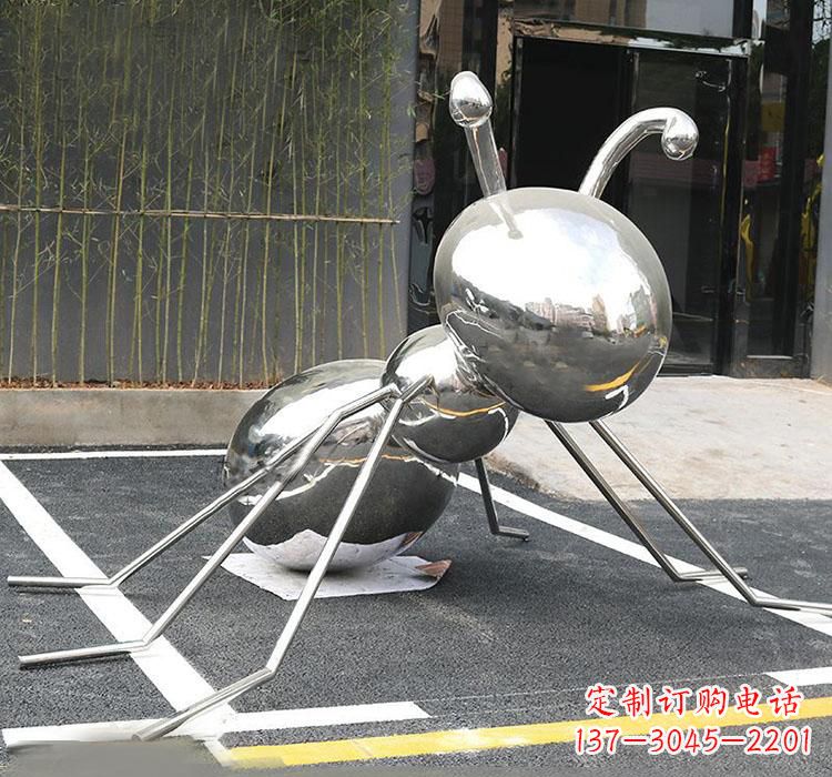 周口不锈钢蚂蚁雕塑象征着勤劳与坚毅