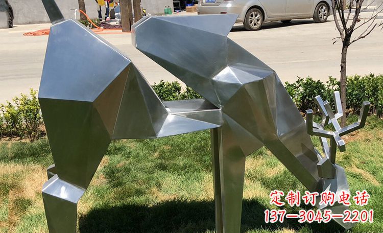 周口不锈钢梅花鹿雕塑给公园带来美丽风景