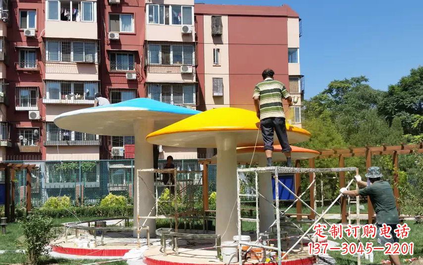 周口不锈钢蘑菇凉亭——精美雕塑点缀绿意