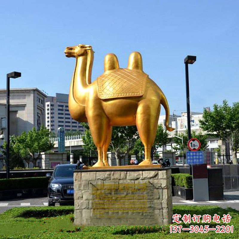 周口不锈钢骆驼雕塑点缀城市绿化