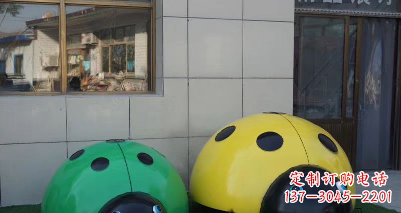 周口不锈钢瓢虫雕塑精致而富有艺术感