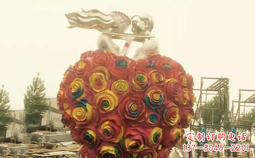 周口浪漫之美——不锈钢情侣结婚雕塑