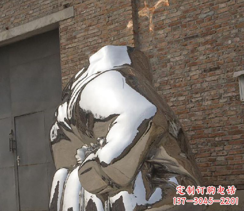 周口不锈钢拳头雕塑
