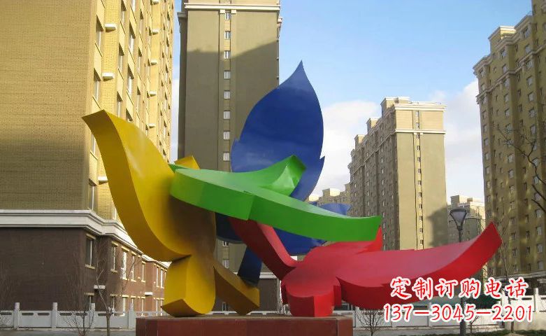 周口不锈钢树叶景观雕塑美丽而精致