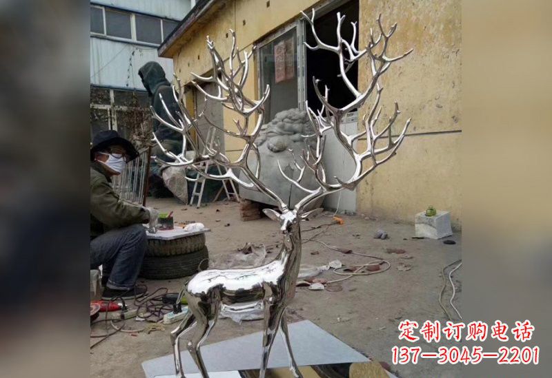 周口不锈钢树枝鹿雕塑艺术精美的自然之美