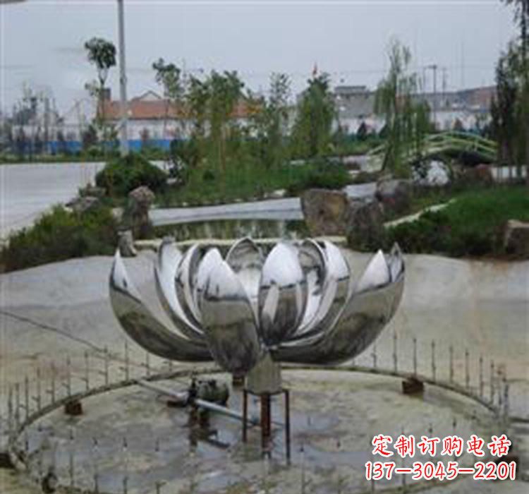 周口不锈钢荷花雕塑营造美丽水景