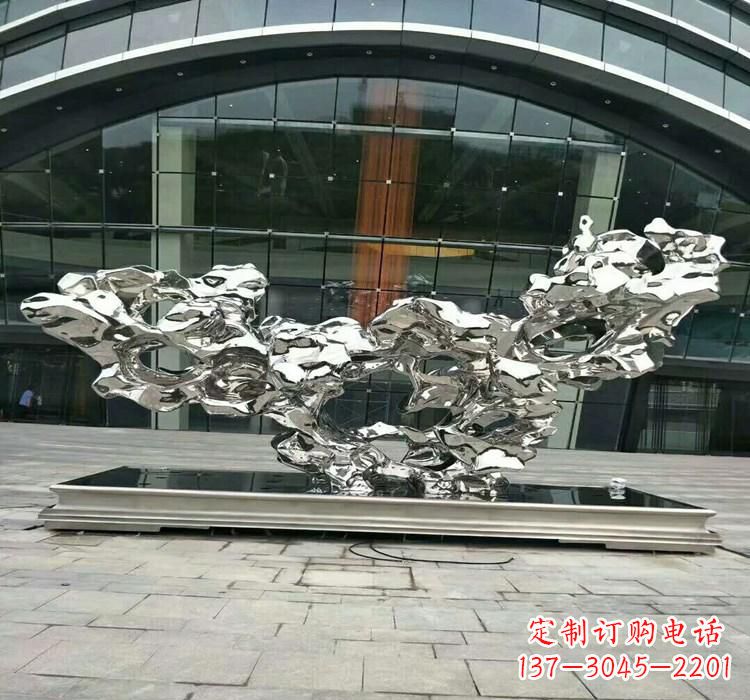 周口灵动的太湖石雕塑