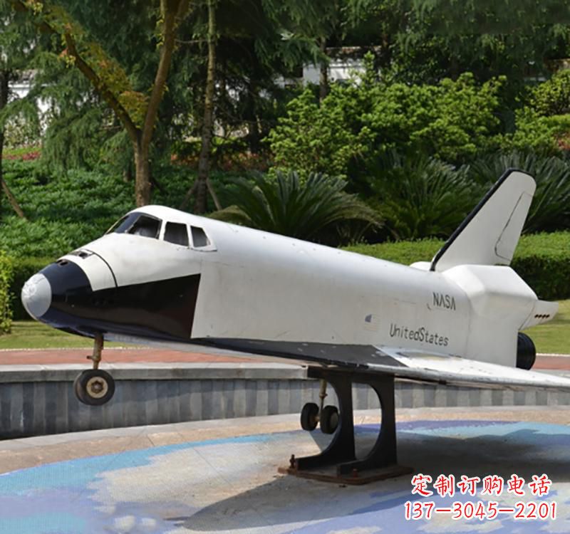 周口不锈钢飞机雕塑给空中增添梦幻氛围