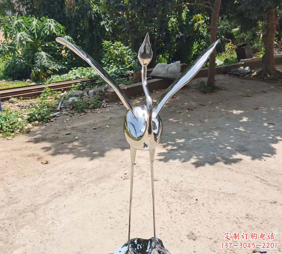 周口不锈钢仙鹤雕塑——传承灵动之美