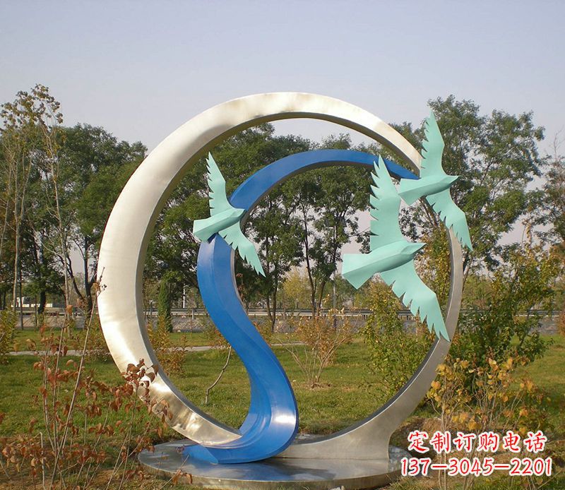 周口不锈钢圆环雕塑精致而优雅