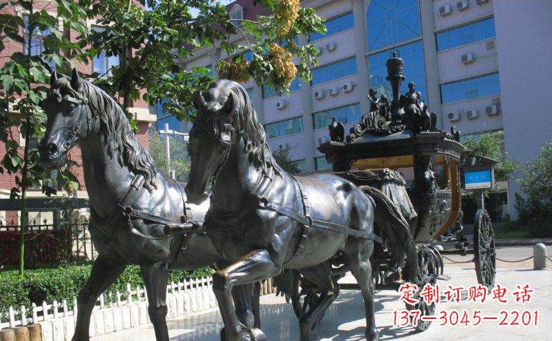 周口马车雕塑西方步行街的瑰宝