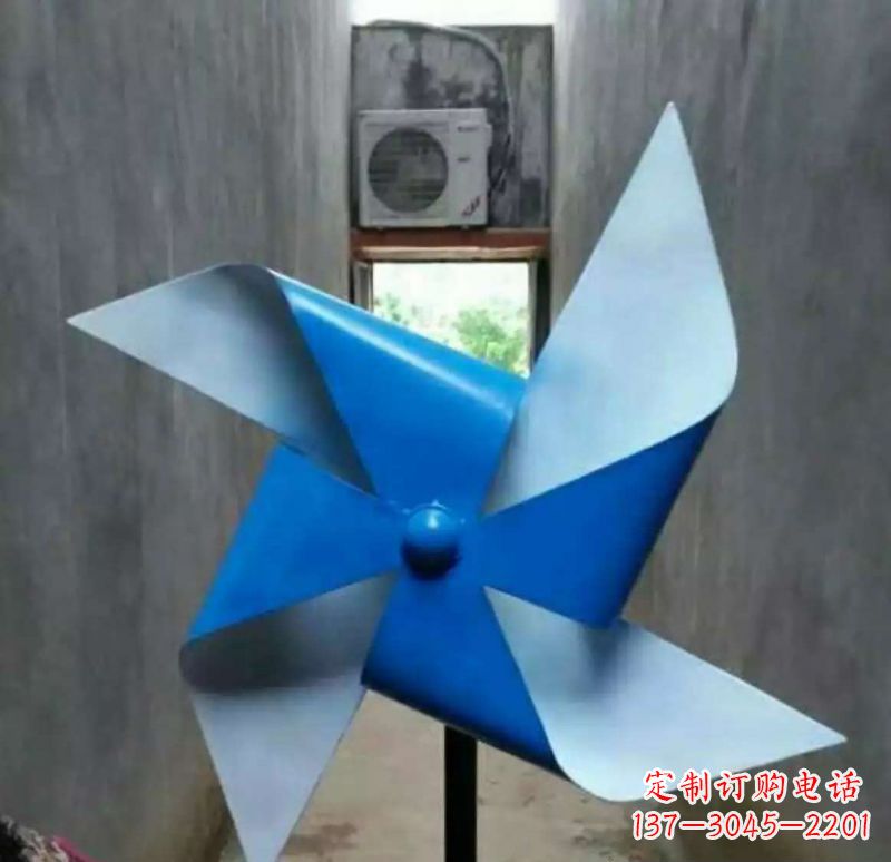 周口色彩斑斓的不锈钢风车雕塑