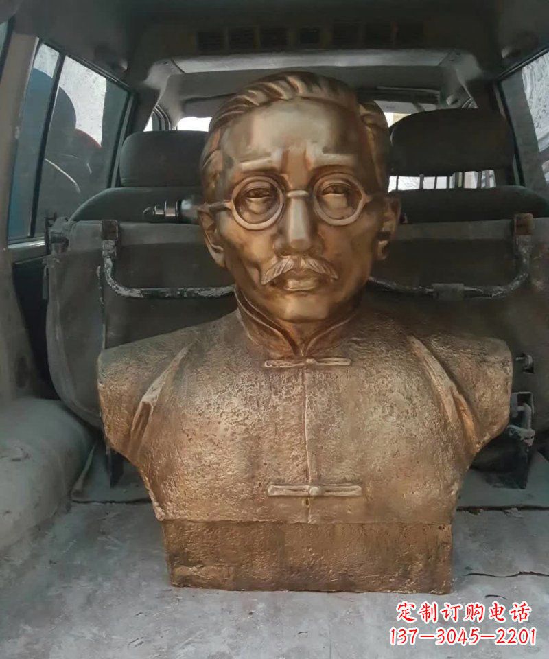 周口蔡元培铜雕缅怀一位先驱者