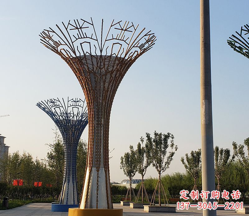 周口城市景观的点缀——不锈钢树叶雕塑