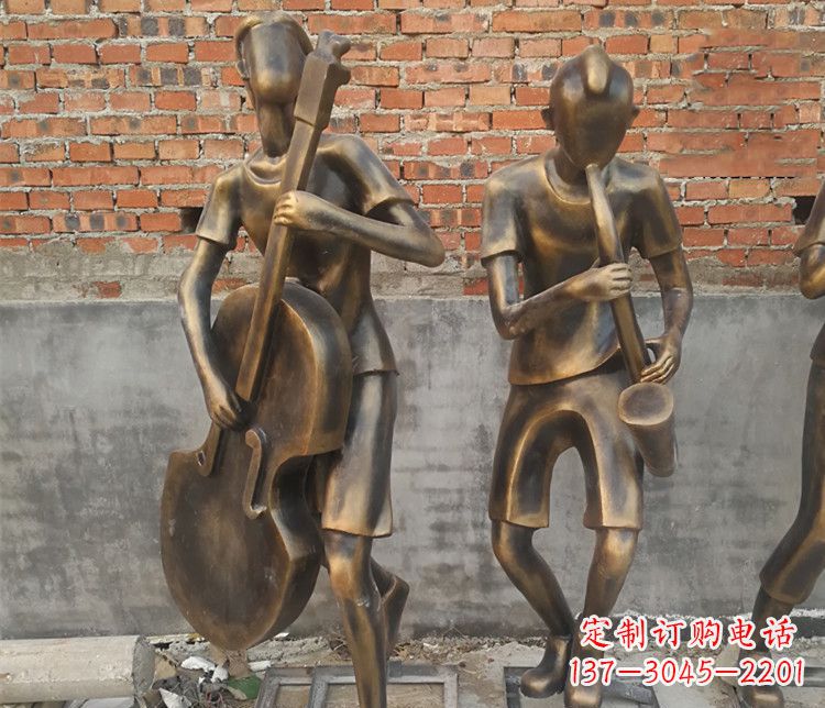 周口雄伟屹立——萨克斯铜雕