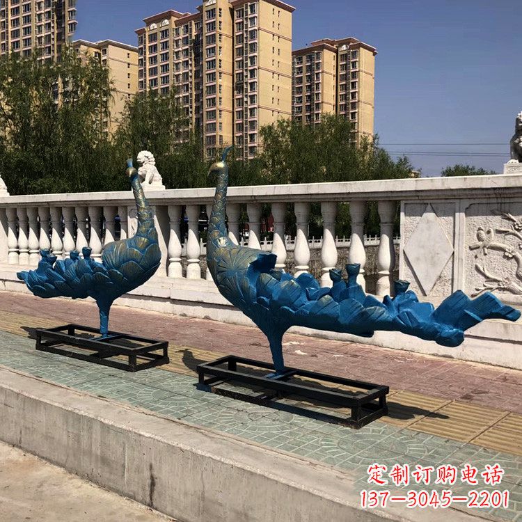 周口珠翠集精美孔雀雕塑