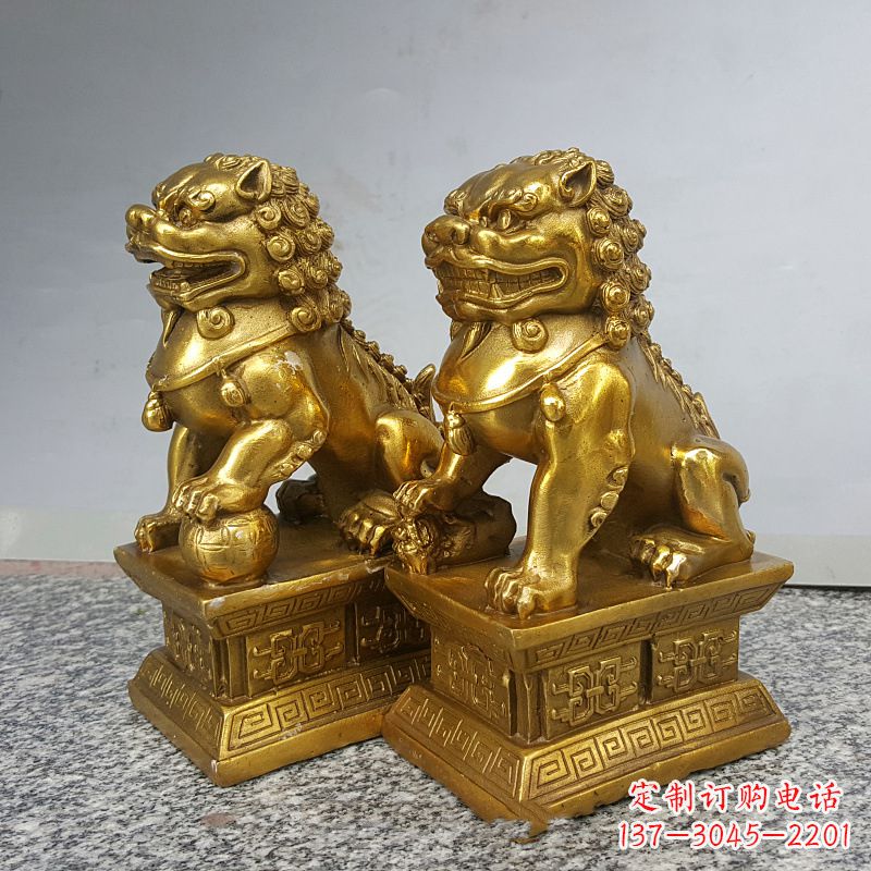 周口纯铜狮子雕塑，象征着中国历史文化