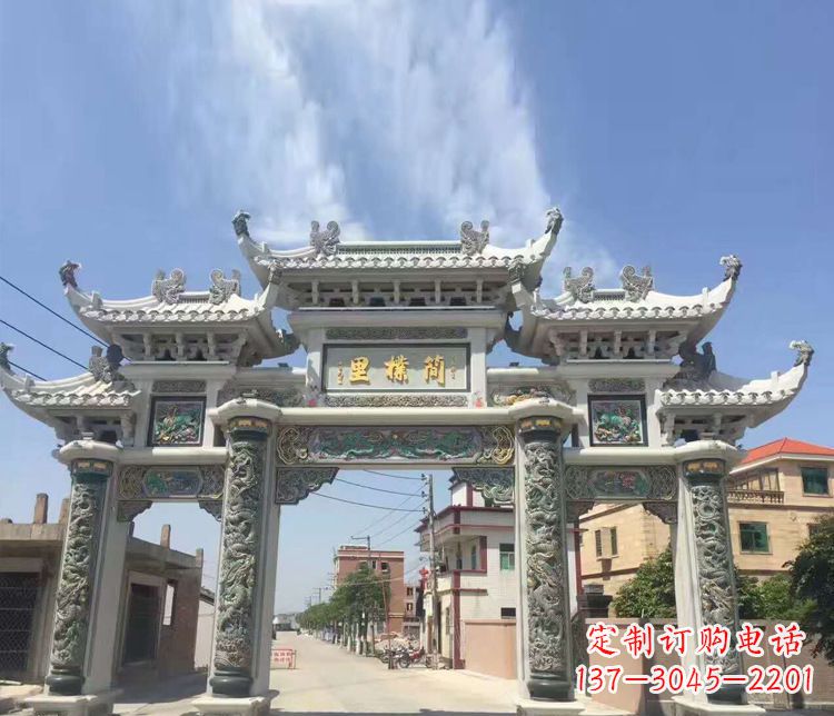 周口传承古老技艺 牌坊雕塑美化村庄