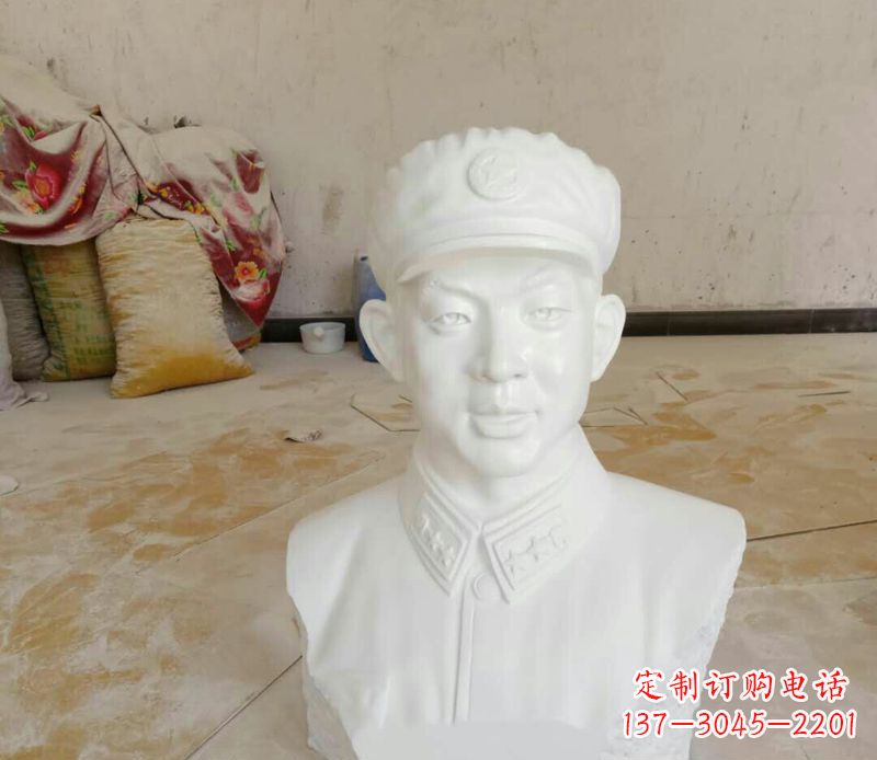 周口中领雕塑精美雷锋雕塑