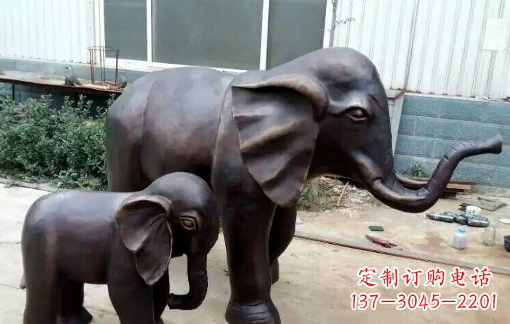 周口浓情母子情·大象铜雕塑