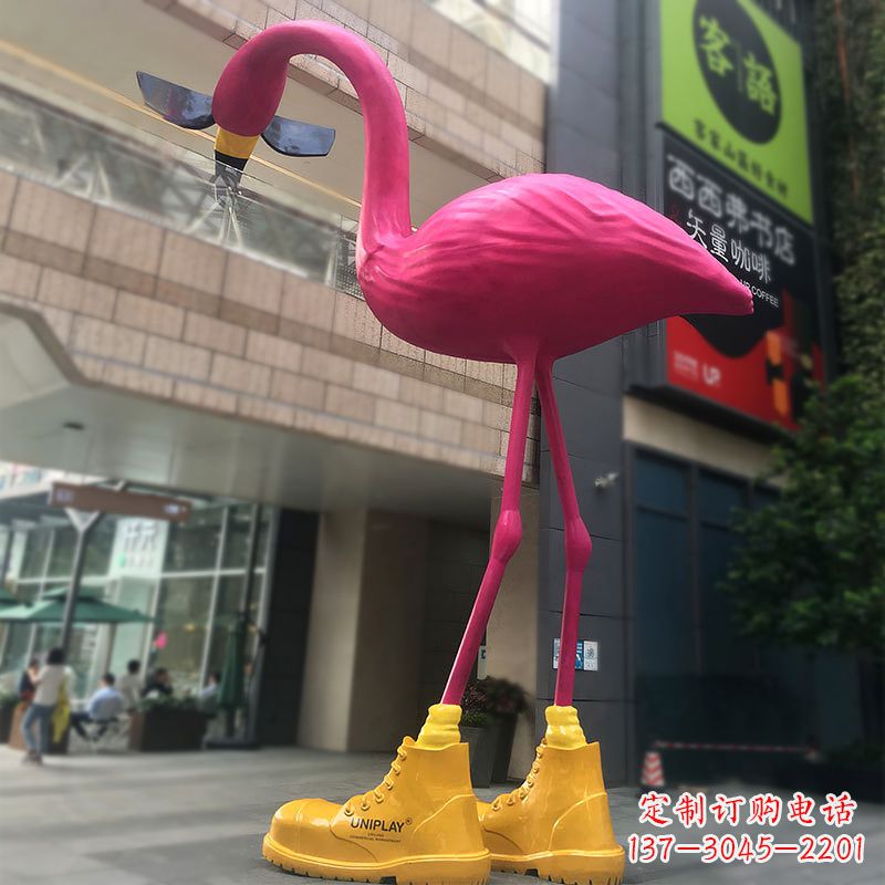 周口精美多彩的火烈鸟雕塑